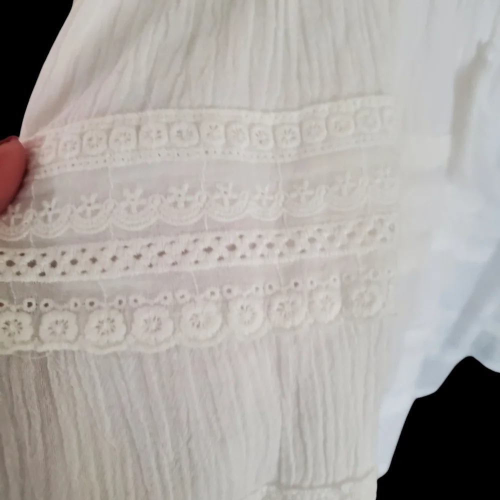 Sundance cataloge white cotton Gauze embroidered dress, size medium - Picture 5 of 12